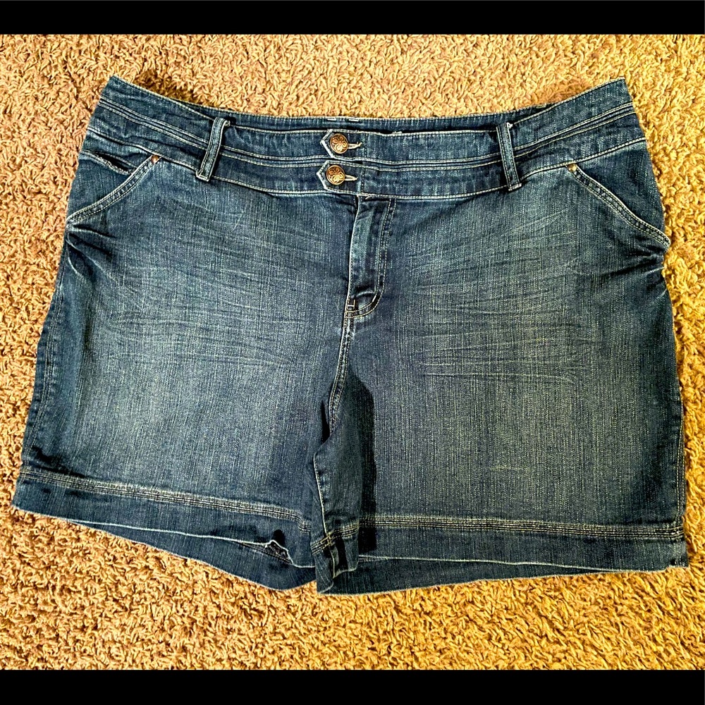 Land Bryant shorts